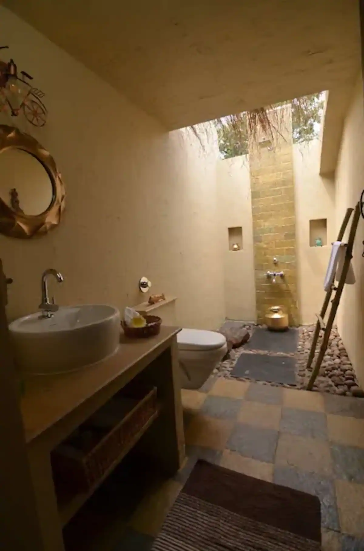 Open bathroom of the Mud House Marayoor