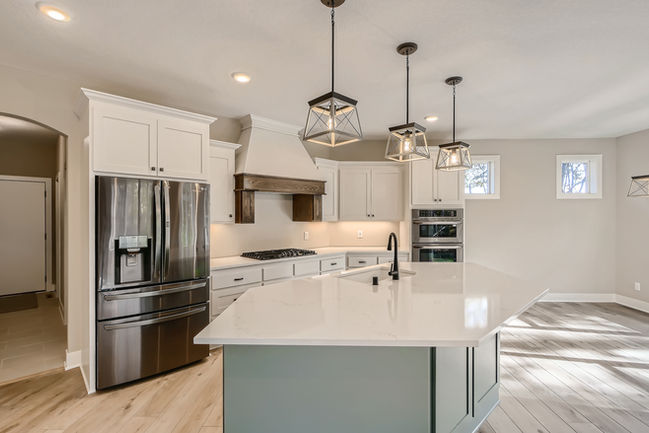 24 Kitchen.jpg