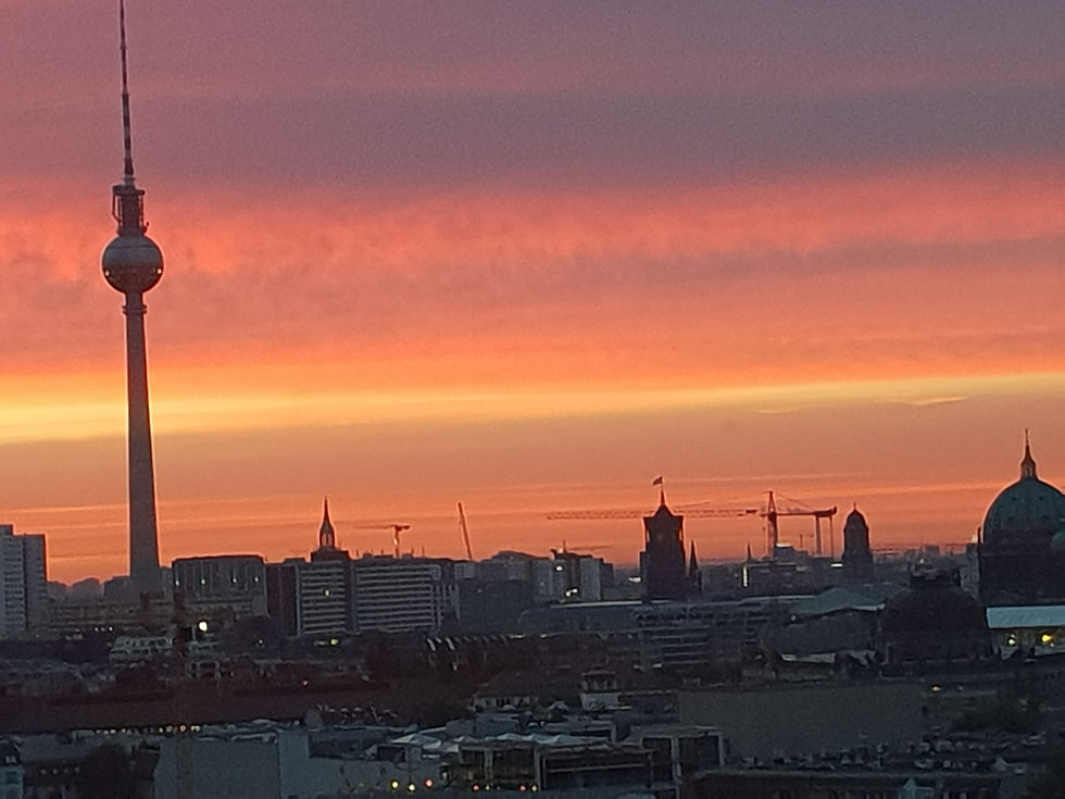 Thumbnail: 3 Pictures  of Berlin`s Sunset as a series