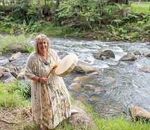 Tracy Cartwright offering intuitive energy clearing using Reiki, sound, and quantum healing techniques.