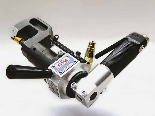 Hydraulic clinching tool