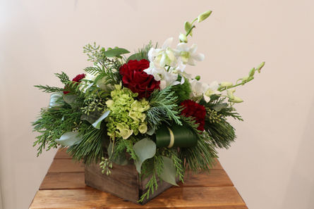 Bokay Flowers Florist in Frankfort, IL. An established florist group offering seasonal, high-grade floral arrangements. We have flower subscriptions, outdoor planter garden designs, event centerpieces, and other professional floral services. Find BoKAY Flowers pre-made arrangements in our floral cooler inside 1N Décor in Downtown Frankfort.