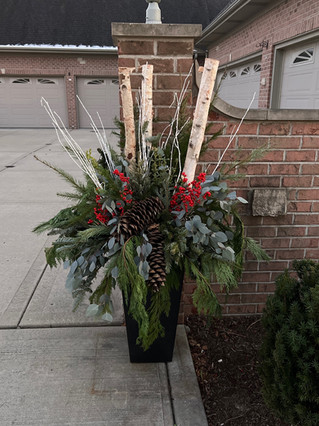 Bokay Flowers Florist in Frankfort, IL. An established florist group offering seasonal, high-grade floral arrangements. We have flower subscriptions, outdoor planter garden designs, event centerpieces, and other professional floral services. Find BoKAY Flowers pre-made arrangements in our floral cooler inside 1N Décor in Downtown Frankfort.