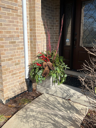 Bokay Flowers Florist in Frankfort, IL. An established florist group offering seasonal, high-grade floral arrangements. We have flower subscriptions, outdoor planter garden designs, event centerpieces, and other professional floral services. Find BoKAY Flowers pre-made arrangements in our floral cooler inside 1N Décor in Downtown Frankfort.