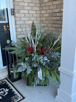 Bokay Flowers Florist in Frankfort, IL. An established florist group offering seasonal, high-grade floral arrangements. We have flower subscriptions, outdoor planter garden designs, event centerpieces, and other professional floral services. Find BoKAY Flowers pre-made arrangements in our floral cooler inside 1N Décor in Downtown Frankfort.