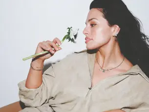 The jewelry brand Zales partners with Ashley Graham to launch “Best For The Best”, a curated collection that rethinks gifting through the lens of modern motherhood.