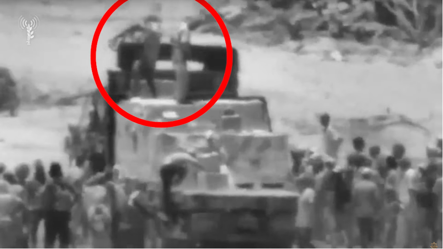 IDF footage of Hamas terrorists looting aid trucks on July 25th | Source: IDF Spokesperson