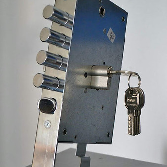 cerradura italiana