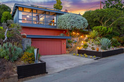 3208 Burdeck Dr. Oakland