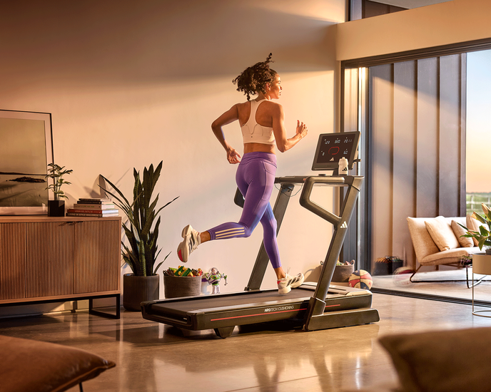Women running on the adidas T-600 Treadmill on a flat incline