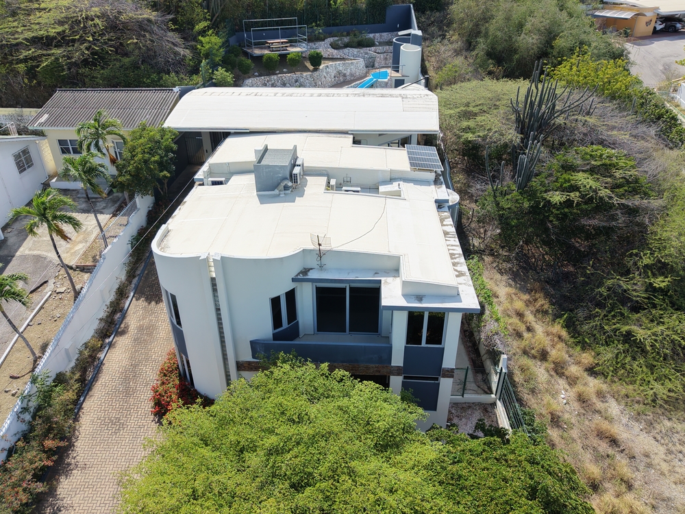 Villa in Salina