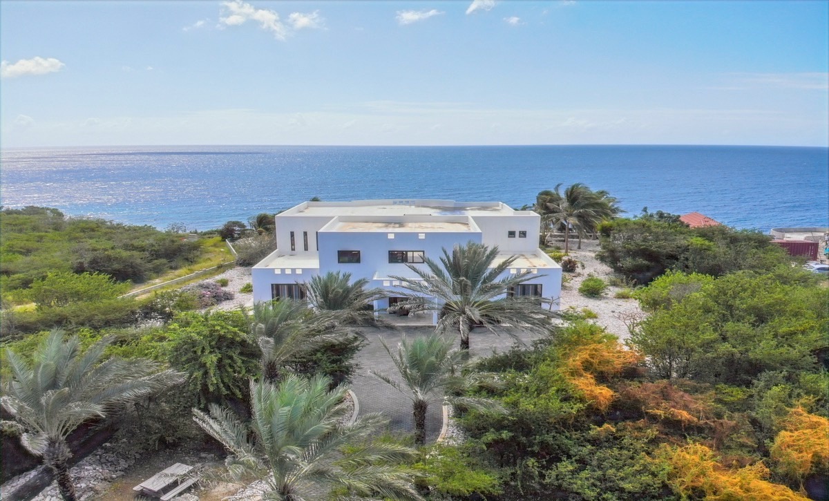 Villa in Coral Estate