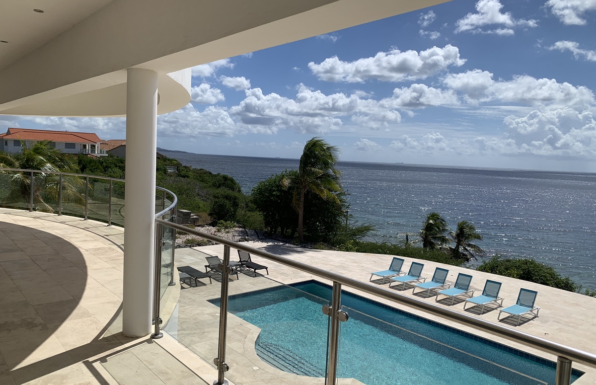 Villa in Coral Estate