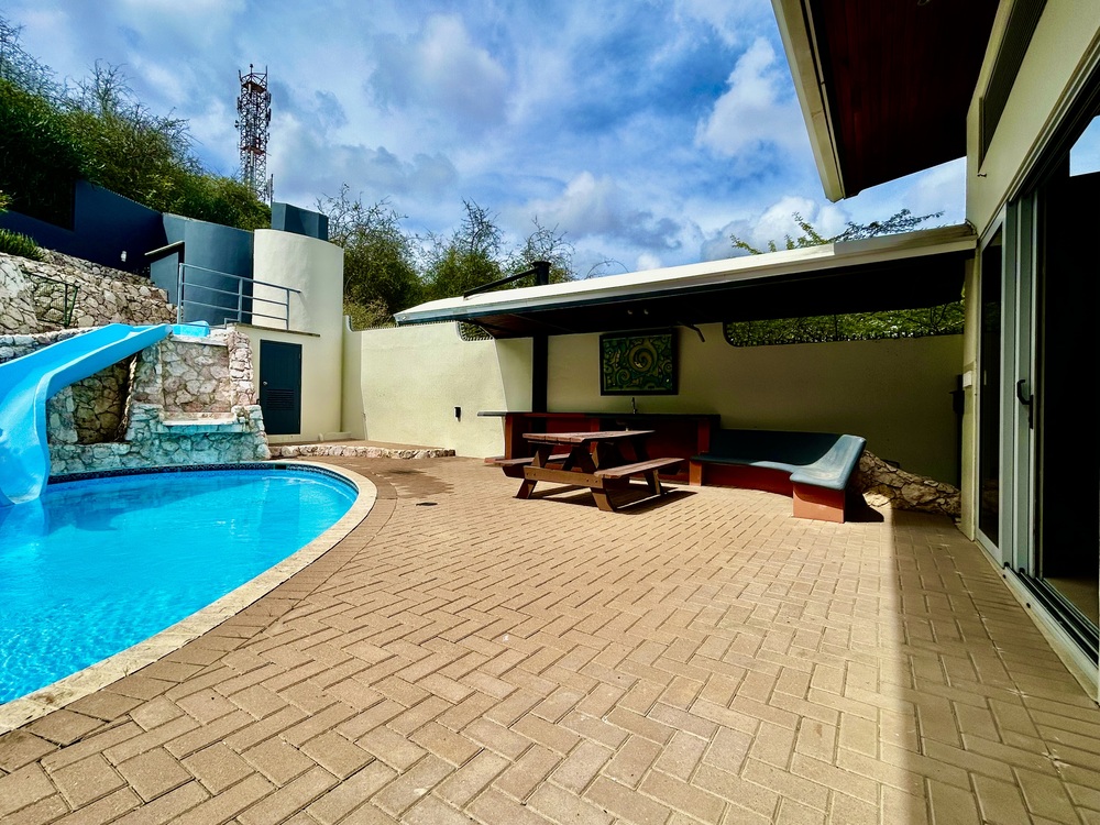 Villa in Salina