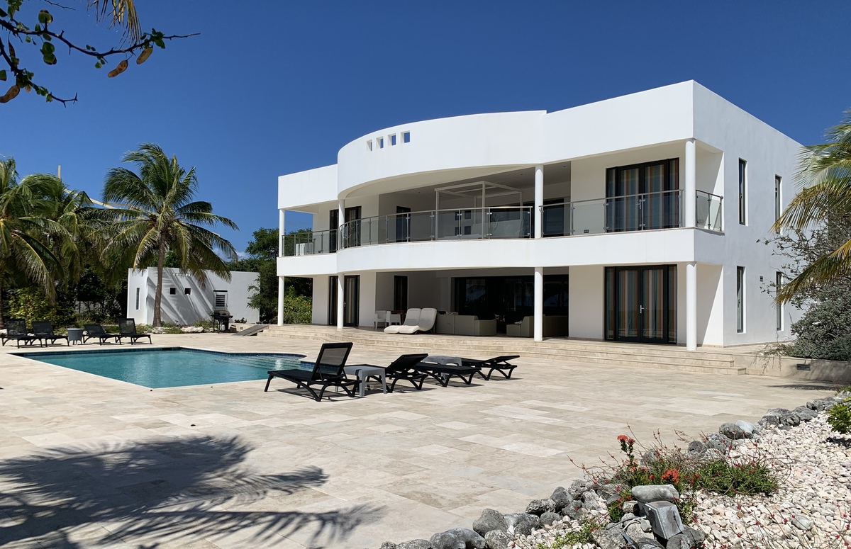 Villa in Coral Estate