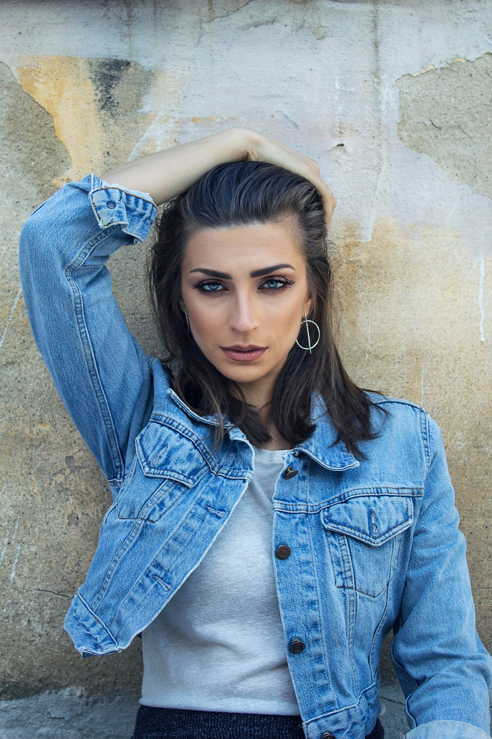 Denim Jacket Outfit Ideas That Still Look Current