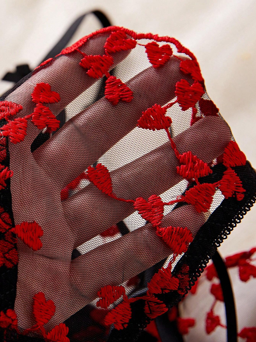 Miniatura: Set de lencería: sujetador y pantie transparente con bordado