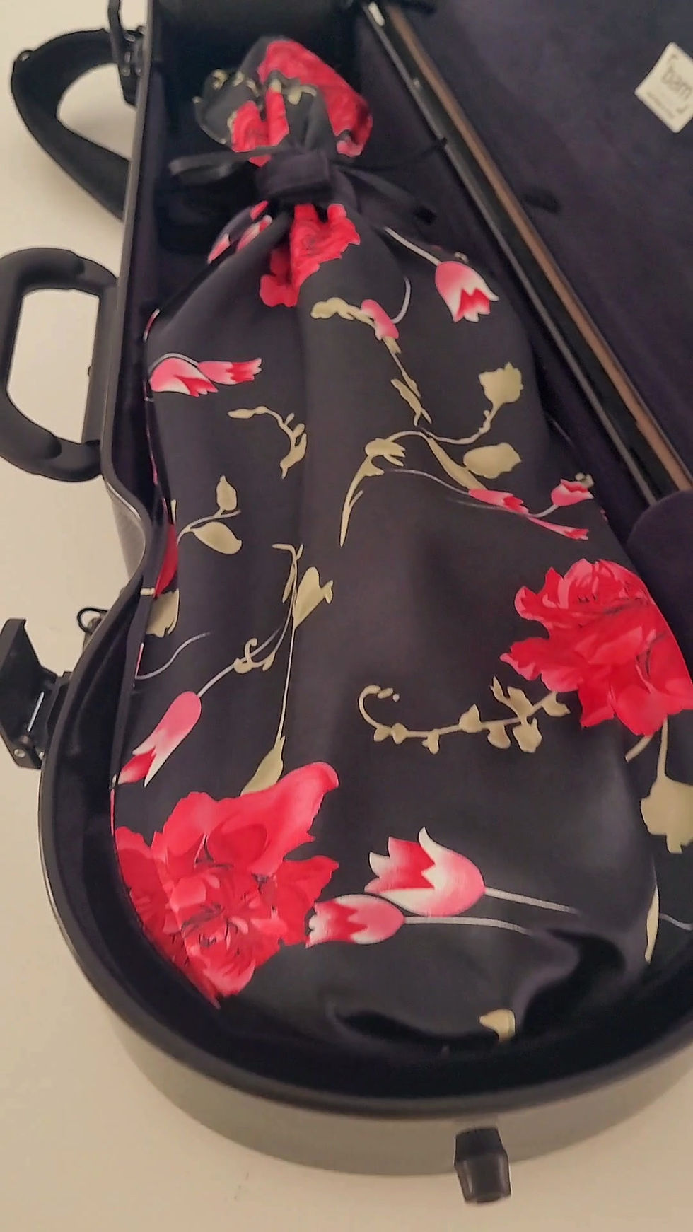 Thumbnail: Violin Bag Red Spanish Roses