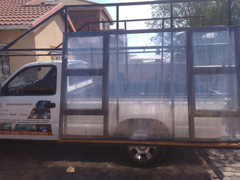 Thumbnail: 600x600 Aluminium Windows Top hang