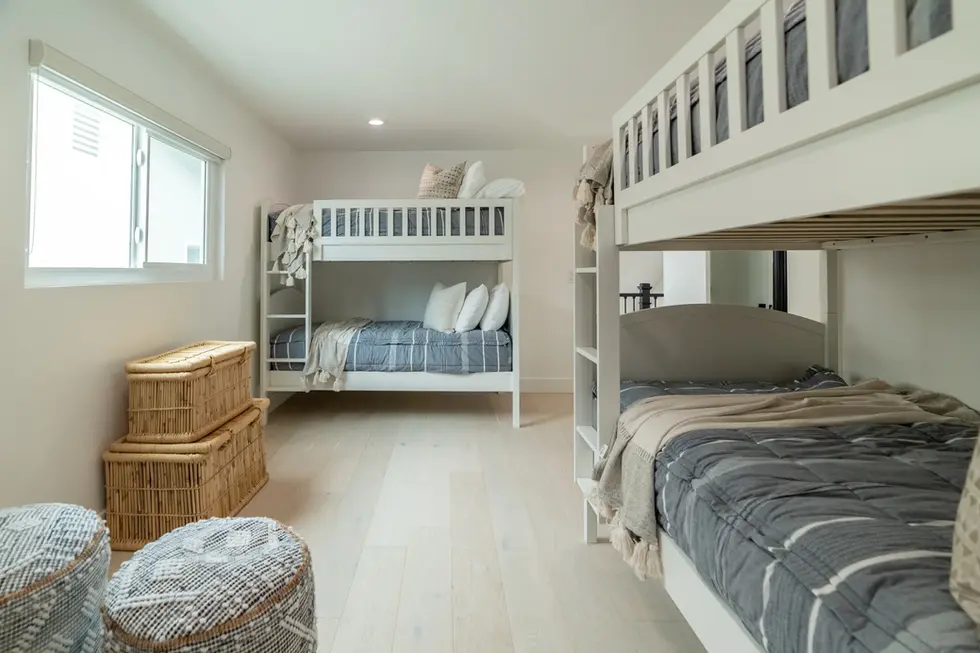 Adrien-Newport beach-Kids Room