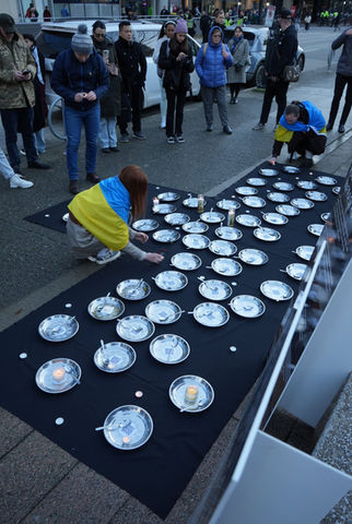 roksolana uhryniuk artist, performance art, Holodomor, support Ukraine, ukrainian artist, contemporary artist Ukraine