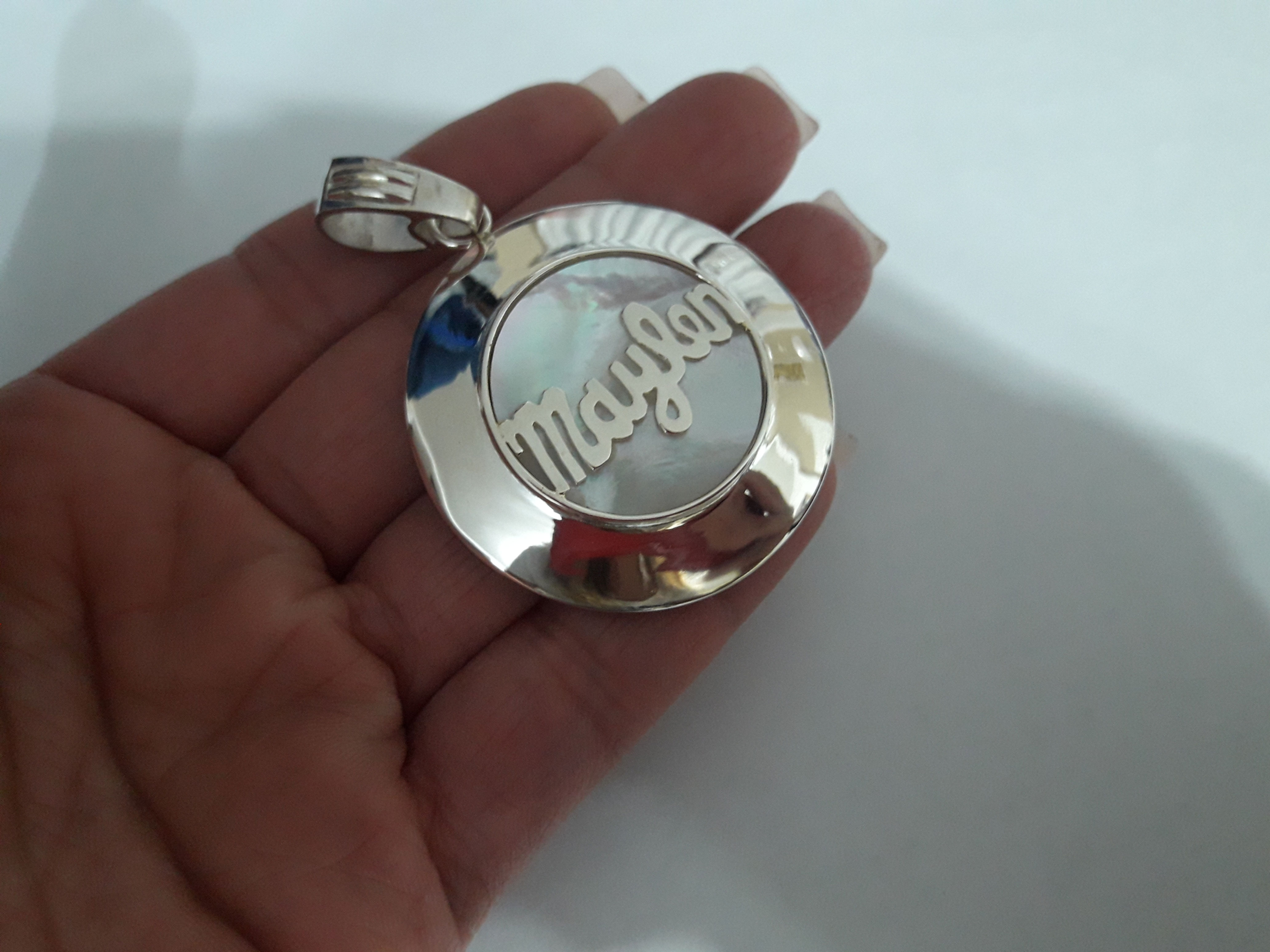 Dije Nombre Plata Onix o Nácar 5,8cm 🇧🇴DC