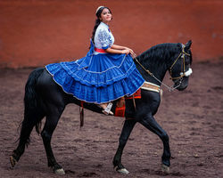 Quinceañera Charra en CDMX: Retrato a Caballo en Alcaldía Magdalena Contreras | Fotografía de Tradic