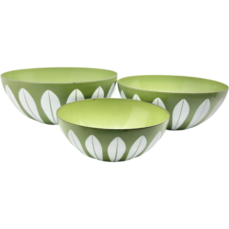 Thumbnail: Vintage Set Of 3 Catherineholm Avocado Green Enameled Lotus Bowls