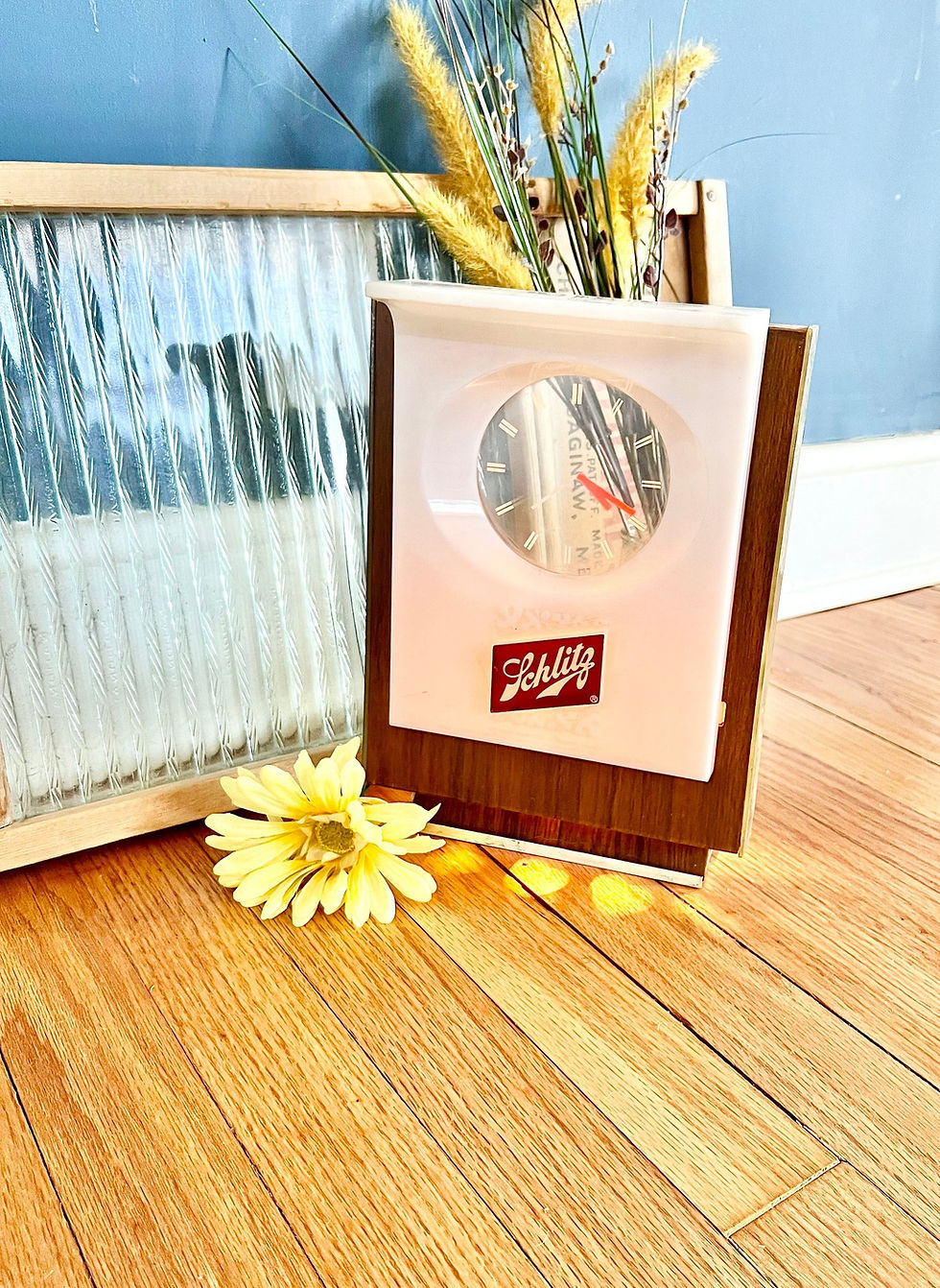 Vintage Clock / 1960's Schlitz Beer Lighted Clock / Mid-Century Schlitz Clock