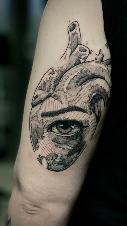 tattoo heart eye human fineline freiburg alive beauty technique tavarestattoo