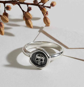 skull-wax-seal-ring-sterling-silver