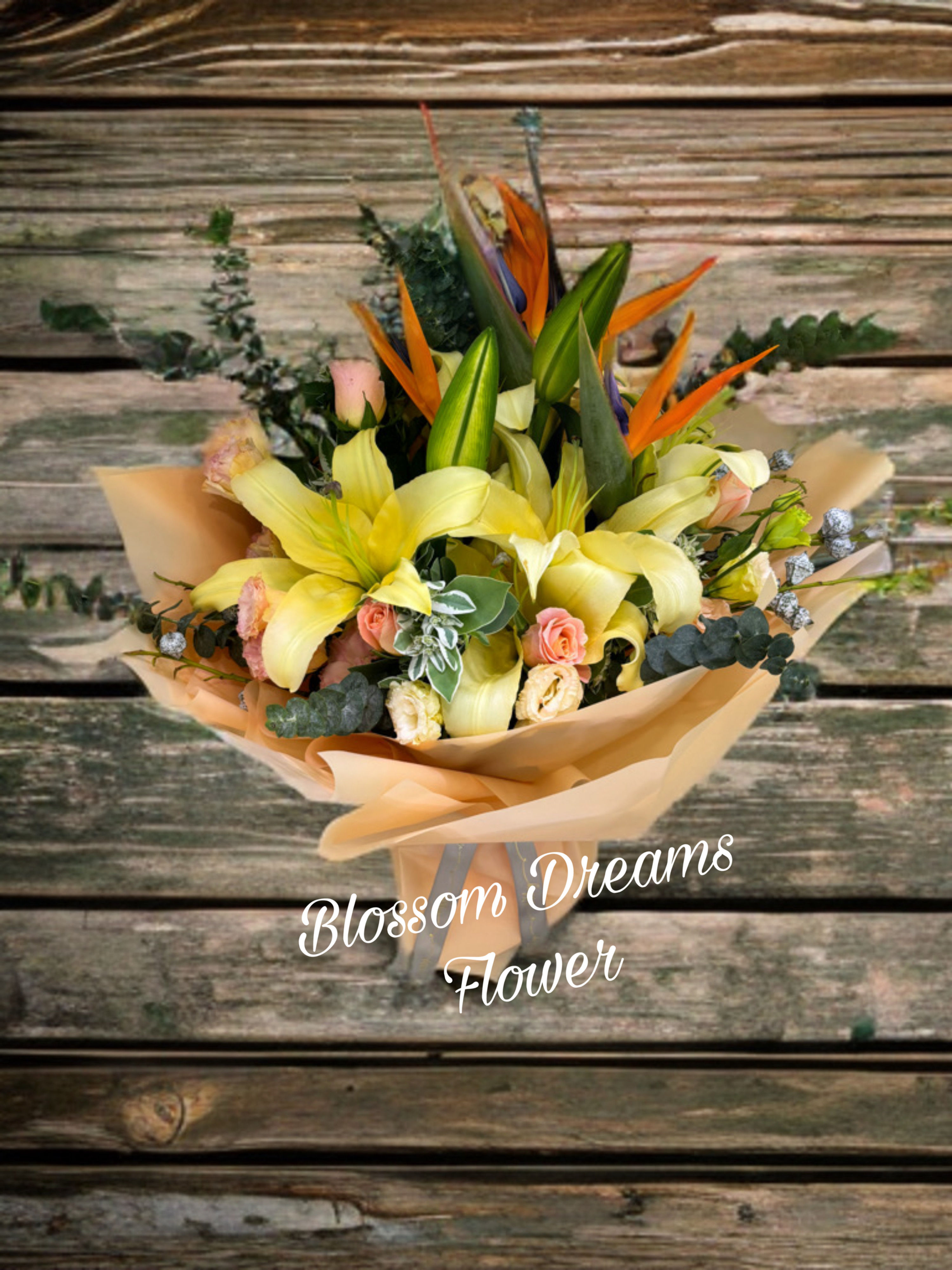 天堂鳥＋香檳百合＋康乃馨＋尢加利果花束