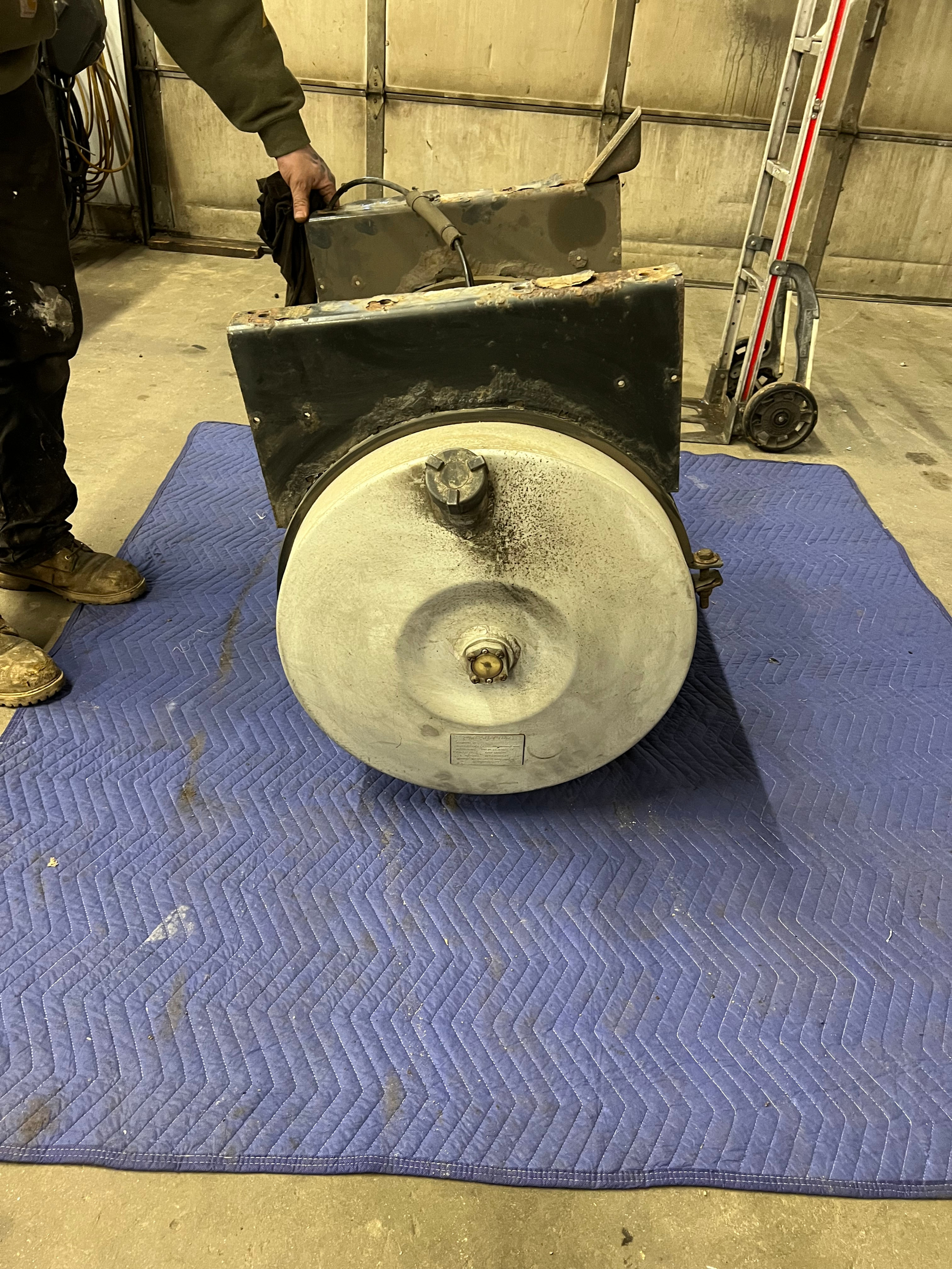Reefer Fuel Tank 50 Gallon/mounting hardware for trailer included
