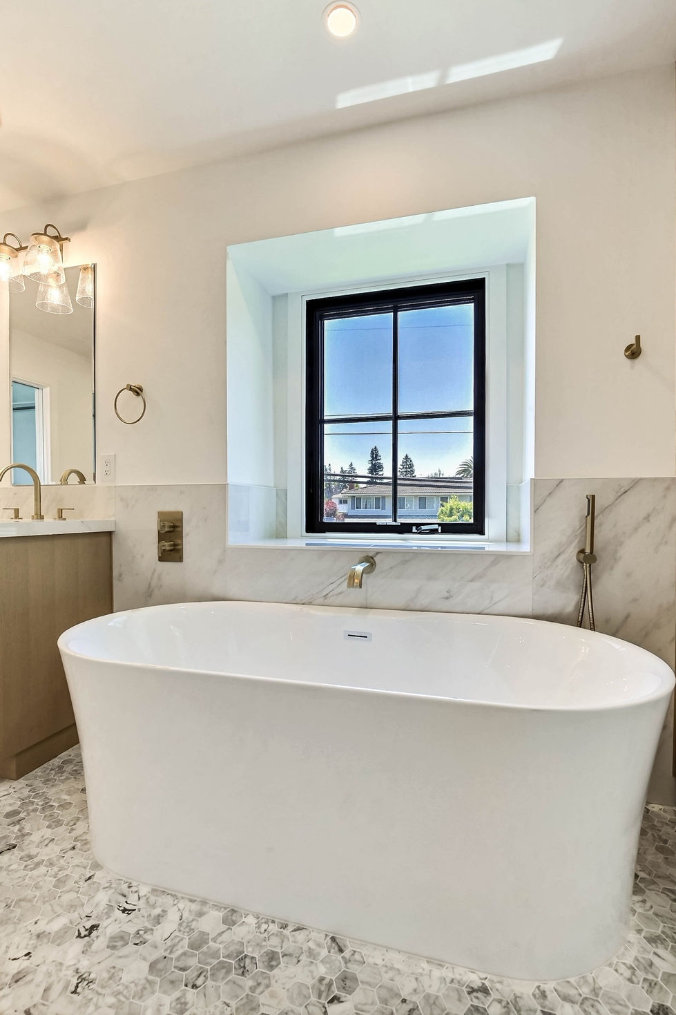 Primary Suite Tub