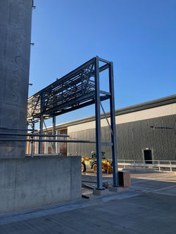 Pipebridge and mezzanine floor