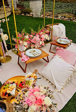 luxury, picnic, boho, dinner party, roses, Dallas, TX, brunch, candlelit dinner, luxury picnic, Dallas florist, Florist, roses, Dallas brunch, brunch ideas, things to do in Dallas