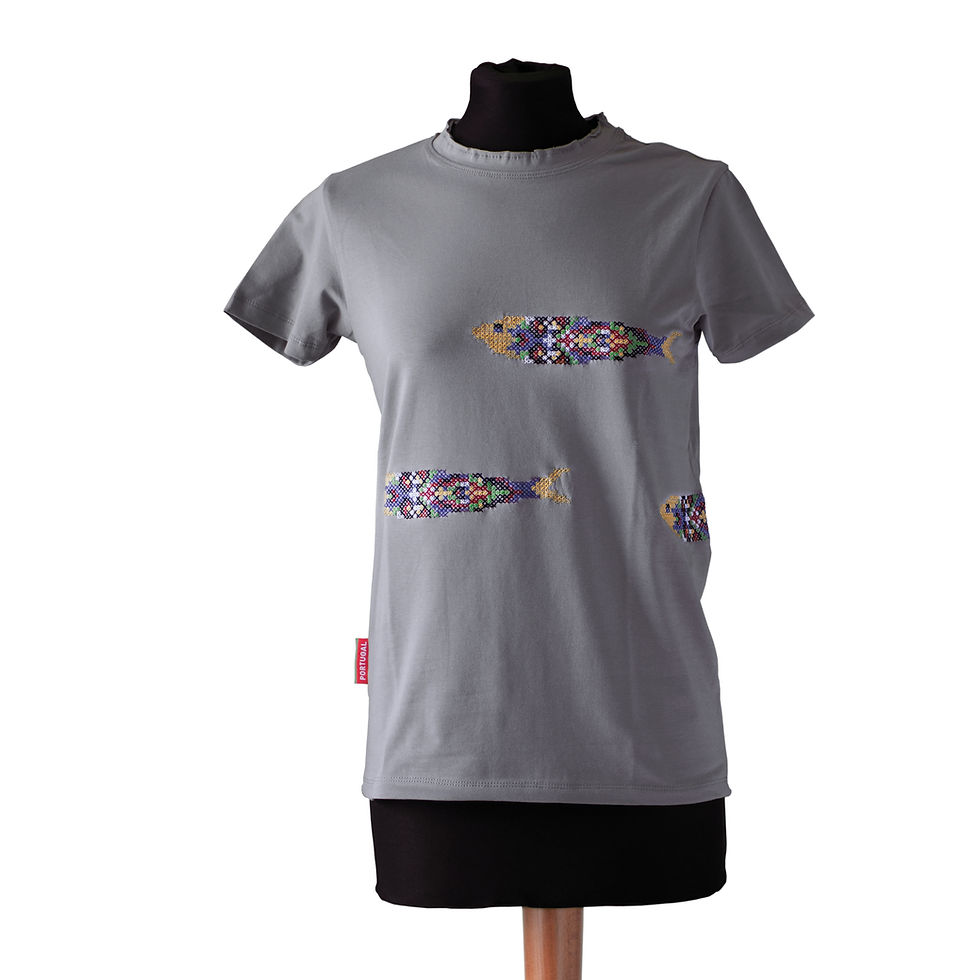 T-SHIRT — Sardinha bordada