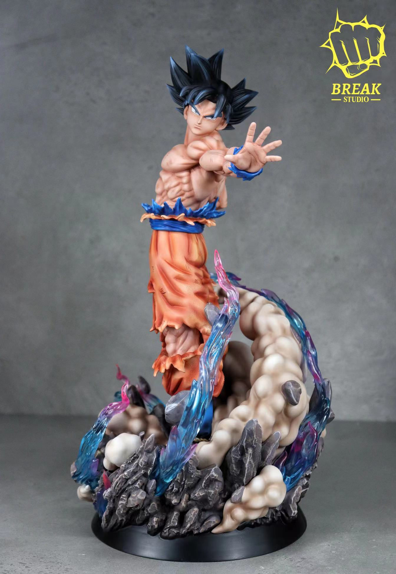 Break Studio - Dragon Ball 1/7th Scale Goku (Three Headsculpt)