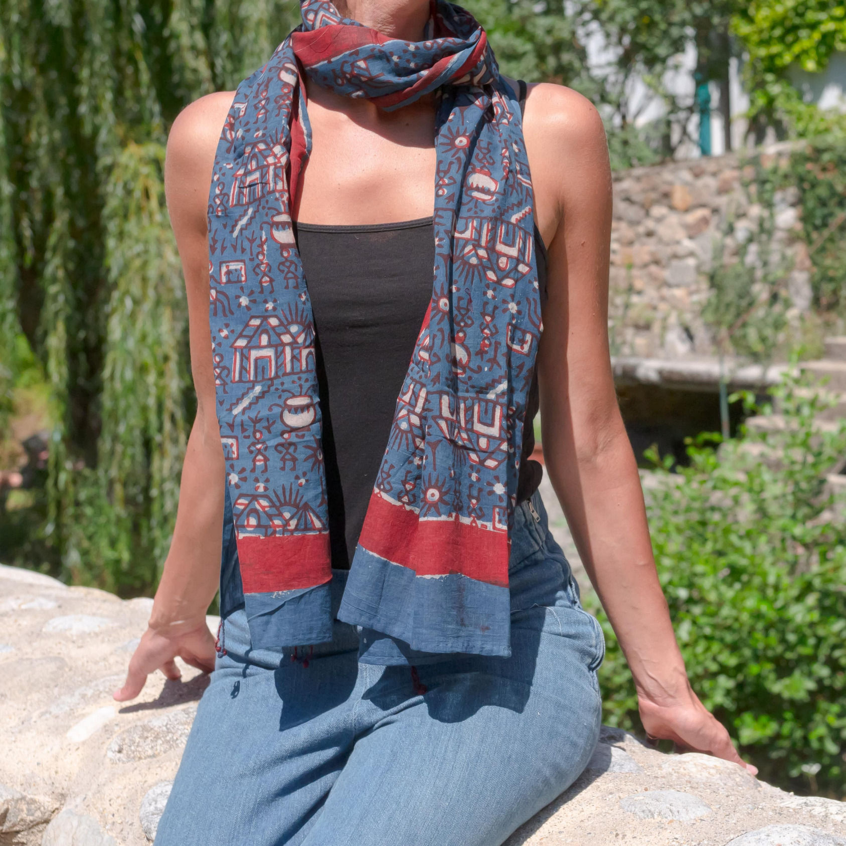 Étole Warli-Indigo-Lac de Sadhna