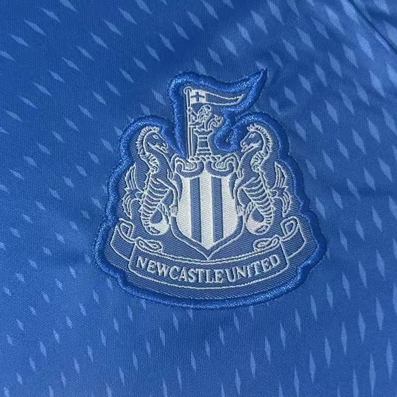 Thumbnail: Youth Newcastle United 2025-26 GK Kit