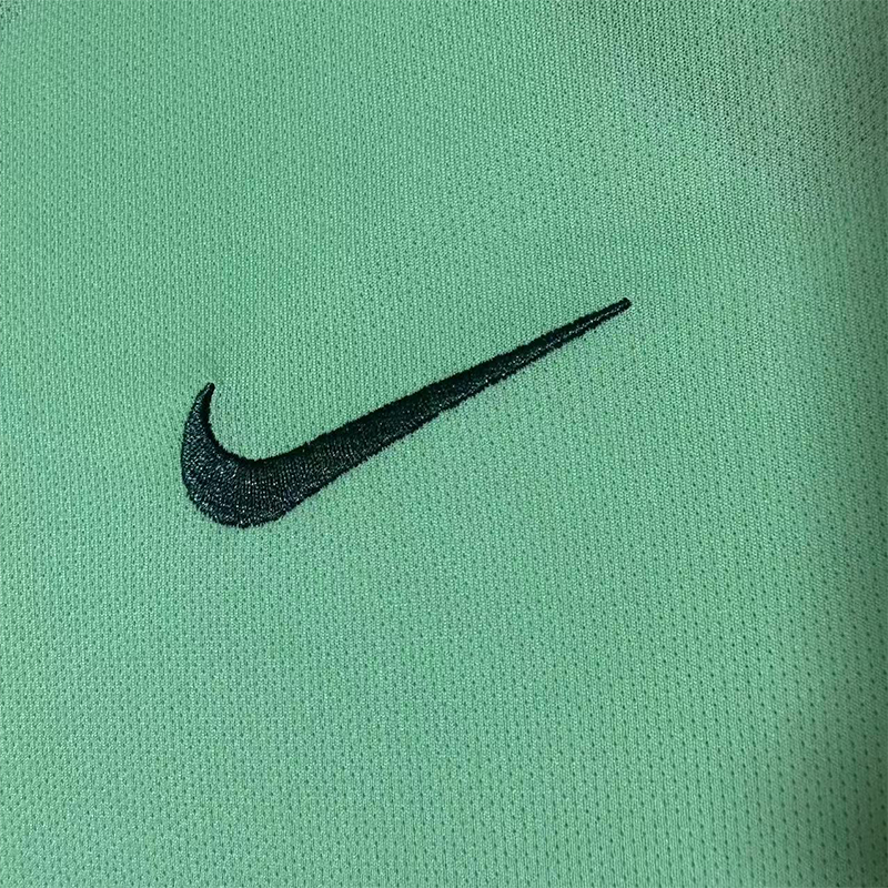 Thumbnail: Youth Portugal 2016 Away Kit