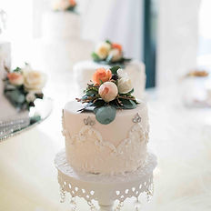 Safe Floral Designs for wedding cakes
