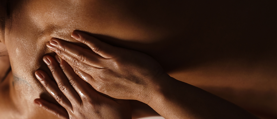 Deep-Tissue-Back-Massage_edited.png