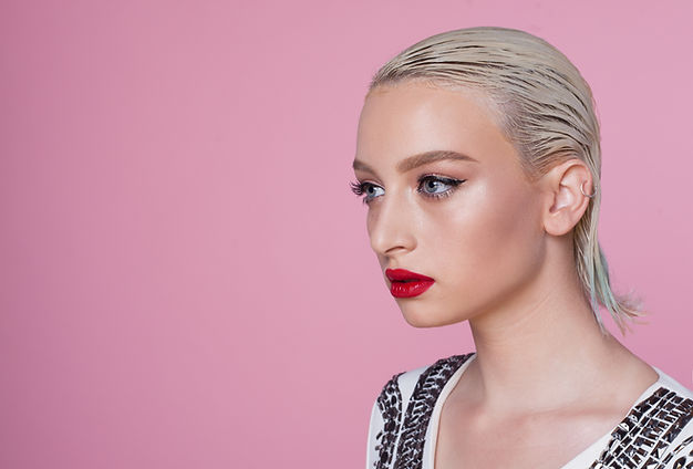 Model Pink Background