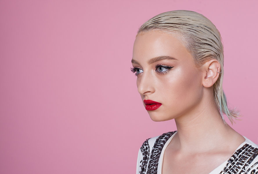 Model Pink Background