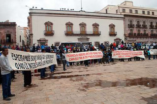 CONTINÚA BLOQUEO DE TRANSPORTISTAS Y EJIDATARIOS EN MINA PEÑASQUITO