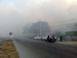 Combaten por horas incendio en el ex basurero municipal
