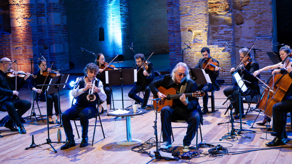 Une Voix, Six Cordes - De Claude à Nougaro - + Orchestre de Chambre de Toulouse