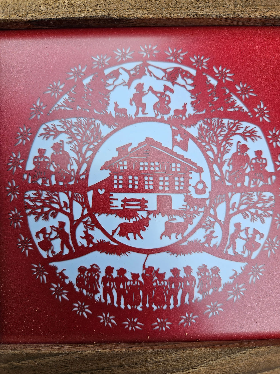 Miniaturbild: Scherenschnitt im Nussbaumrahmen