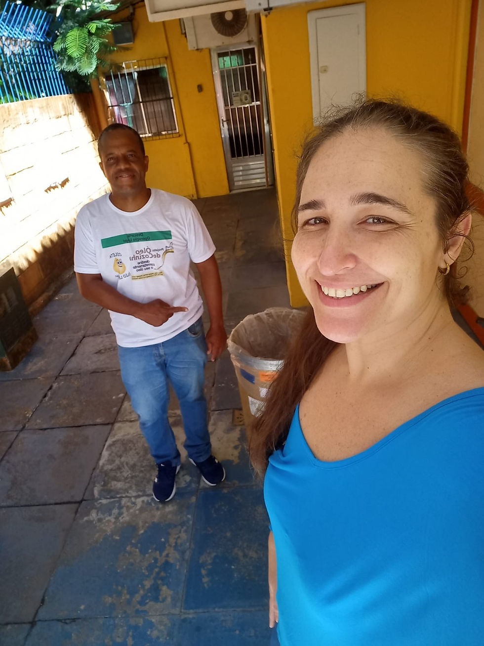 Responsável do "Descarte Operação Legal" ao lado da diretora Edi Borel - Foto: Caroline Gonçalves